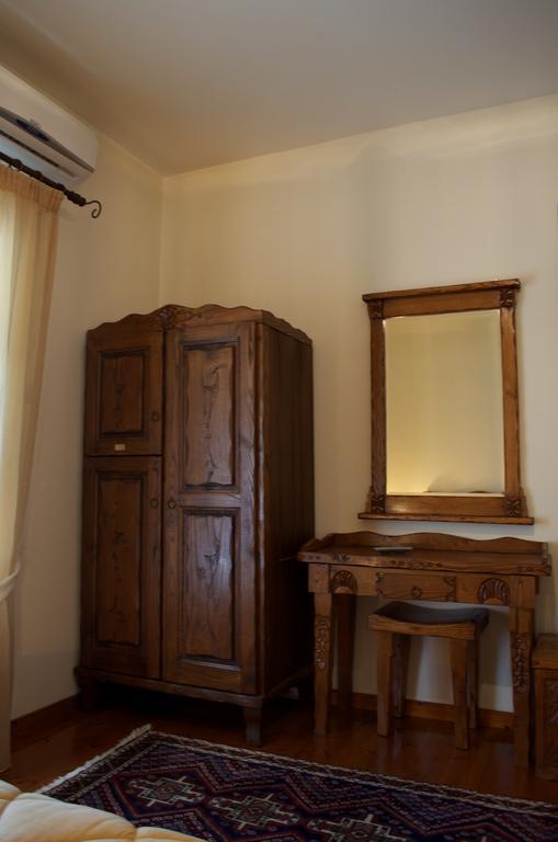 Livadherón Petrini Goniaアパートホテル 部屋 写真