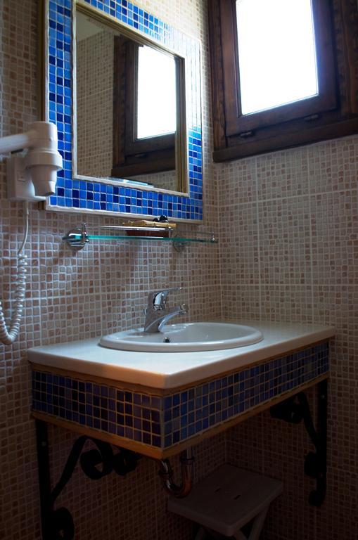 Livadherón Petrini Goniaアパートホテル 部屋 写真