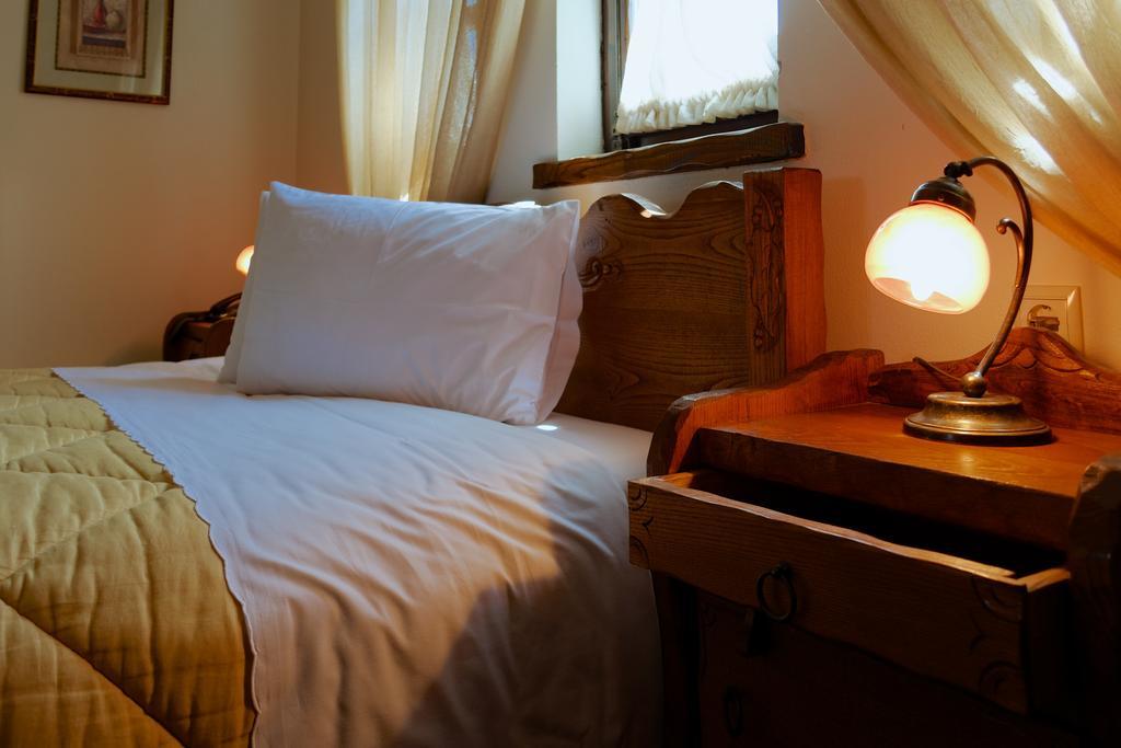 Livadherón Petrini Goniaアパートホテル 部屋 写真